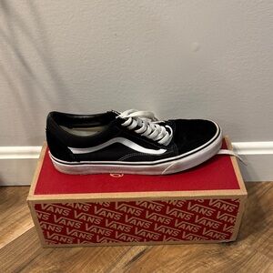 Vans Men's Classic Black and White Sneakers